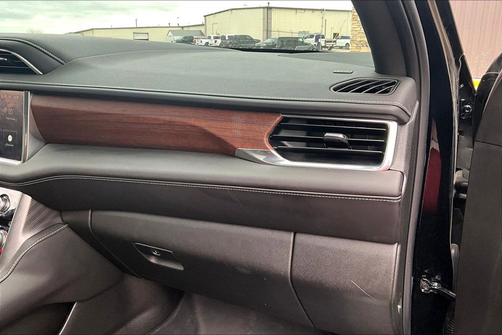 Used 2024 GMC Yukon XL Denali Ultimate image 14