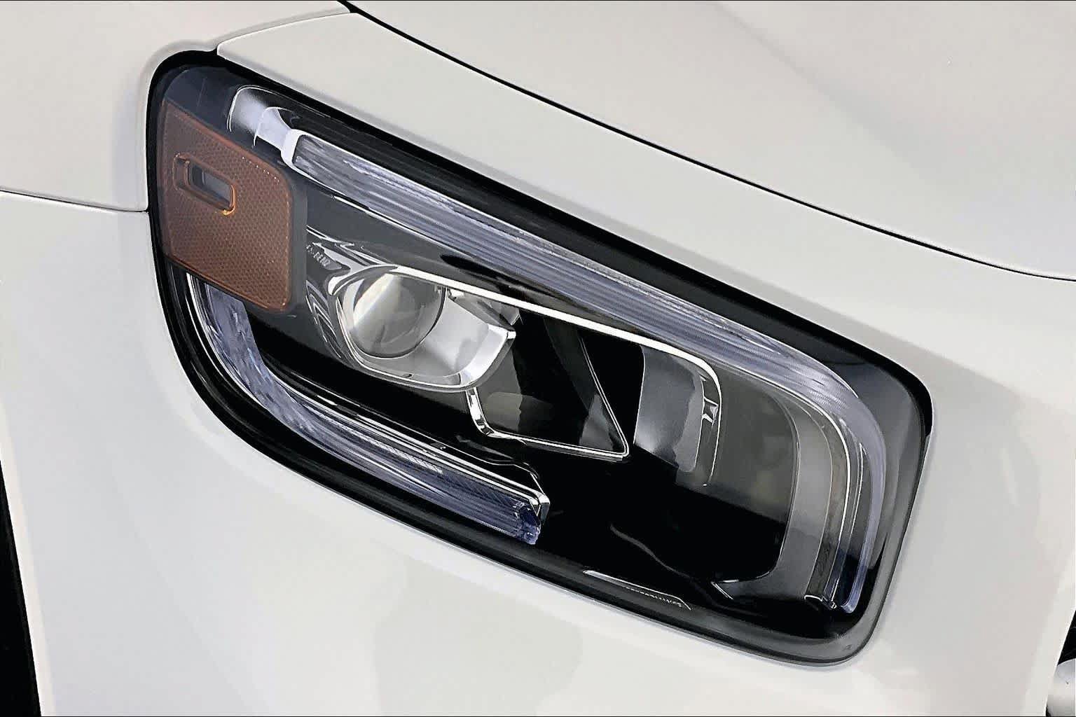 Used 2023 Mercedes-Benz GLB 250 4MATIC image 27