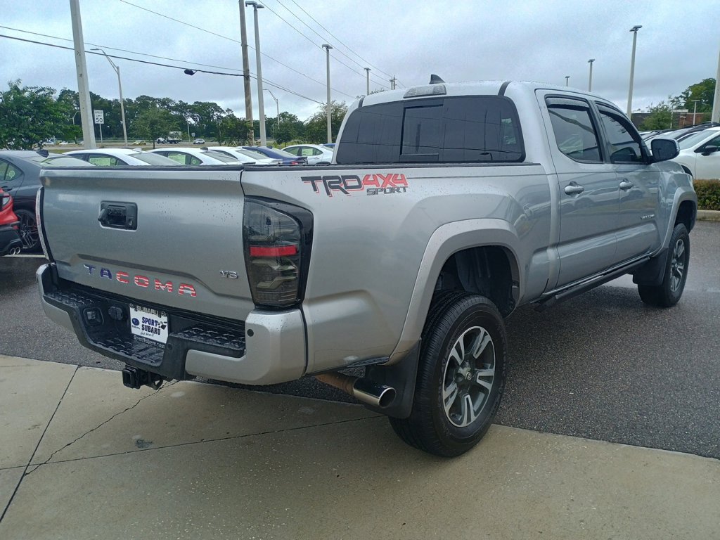 Used 2019 Toyota Tacoma TRD Sport w/ TRD Premium Sport Package AWD/4WD image 5