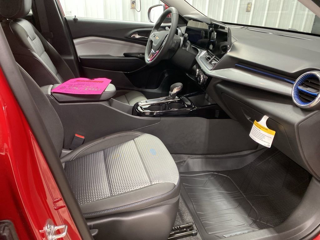 New 2026 Chevrolet Trax LT w/ Driver Confidence Package image 3
