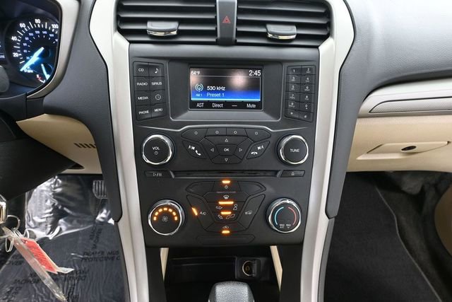 Used 2016 Ford Fusion SE FWD image 31