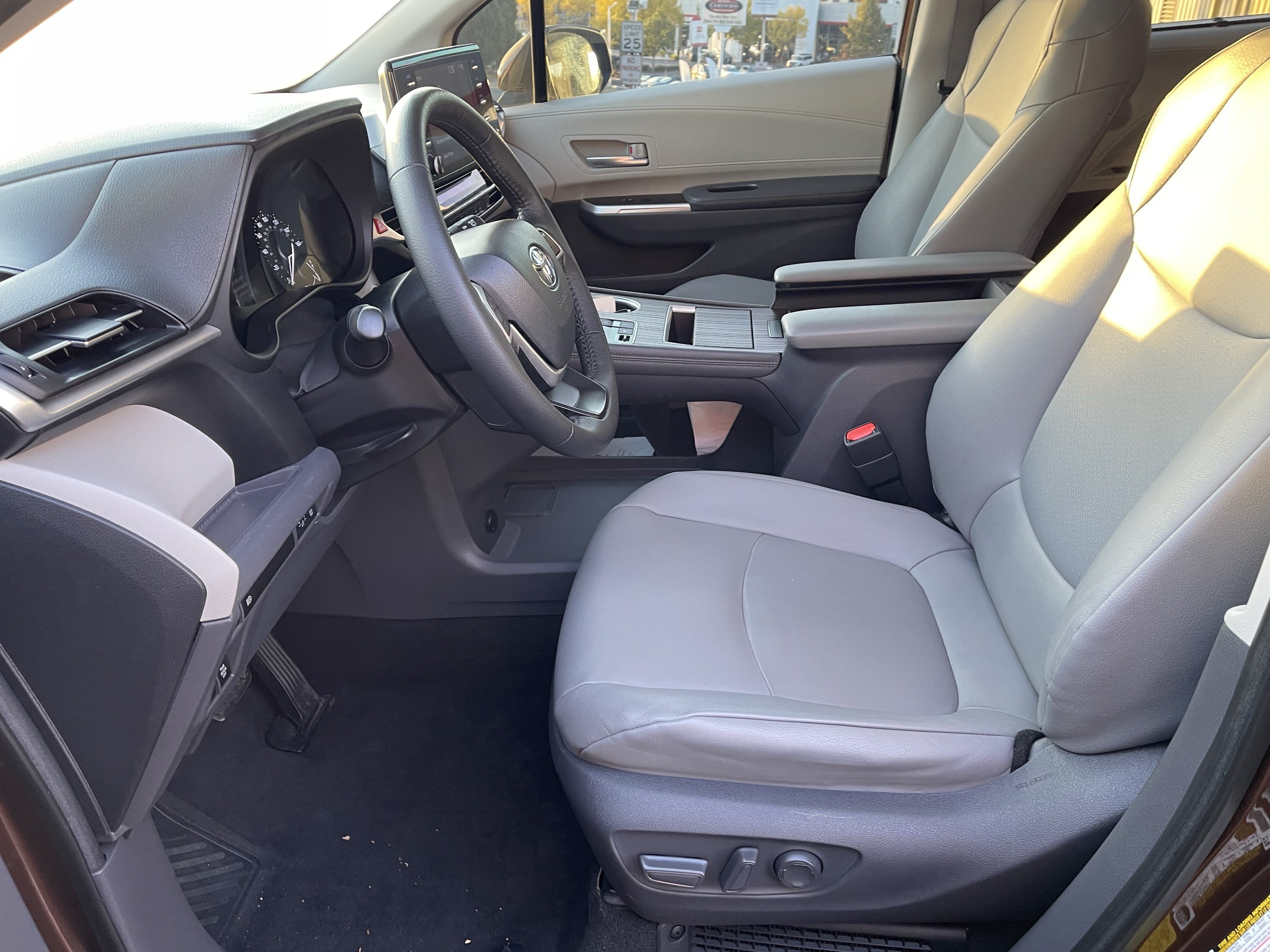 Certified 2021 Toyota Sienna XLE AWD/4WD image 12