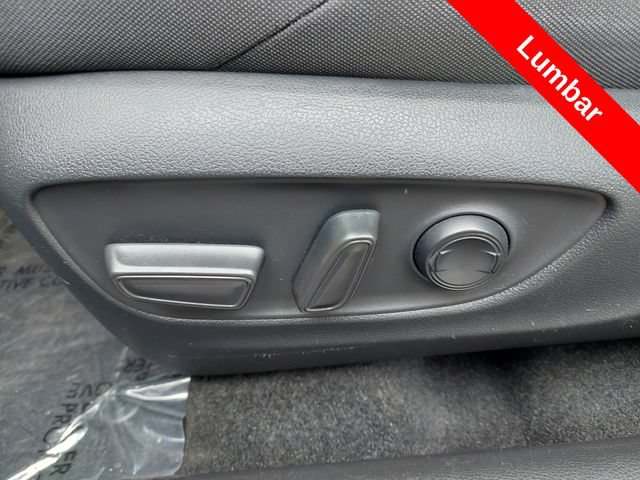 Used 2024 Toyota Venza LE AWD/4WD image 14
