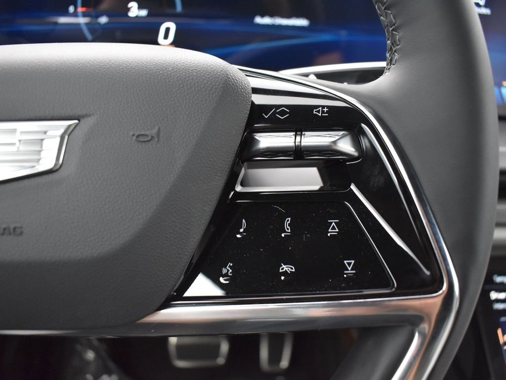 New 2026 Cadillac Vistiq Luxury w/ LPO, Floor Liner Package image 17