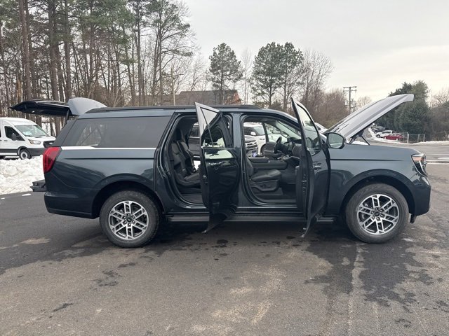 New 2025 Ford Expedition Max Active image 29