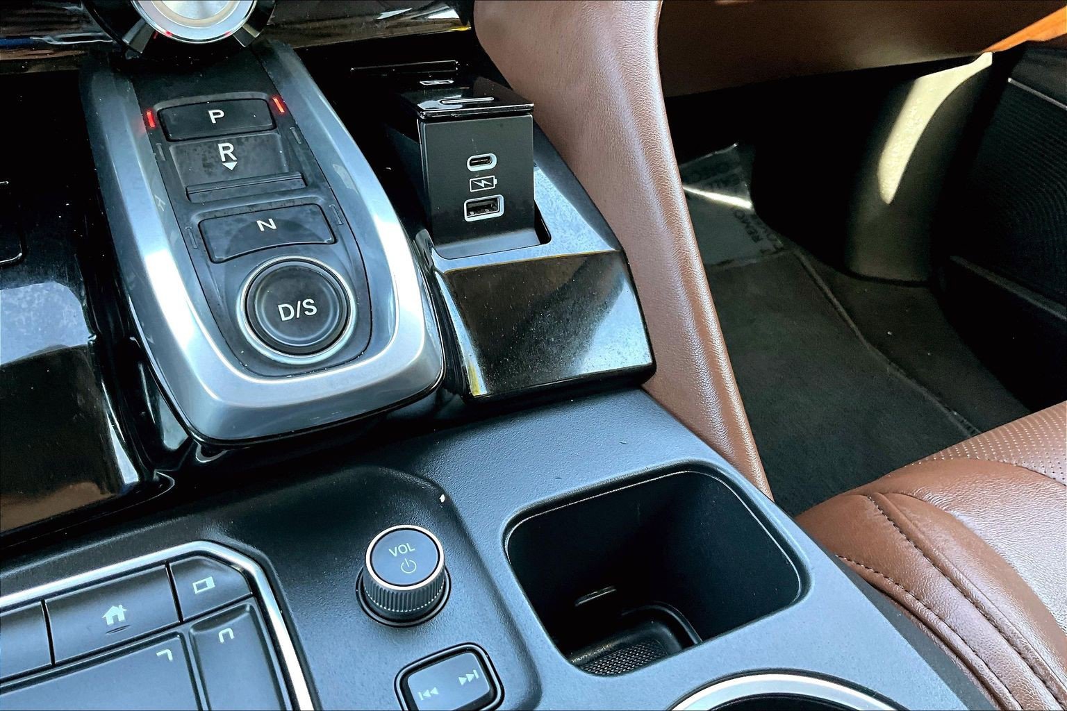 Used 2023 Acura MDX SH-AWD w/ Technology Package image 32