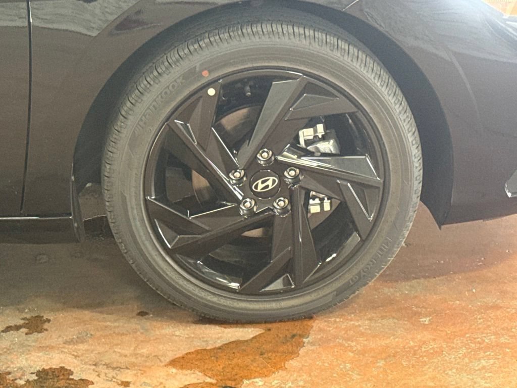 New 2026 Hyundai Elantra SEL Sport FWD image 9