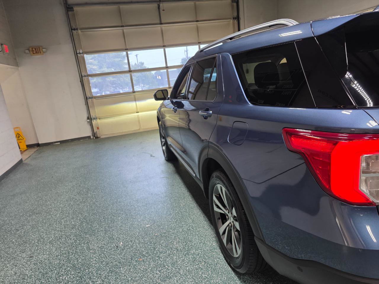 Used 2020 Ford Explorer Platinum w/ Premium Technology Package AWD/4WD image 9
