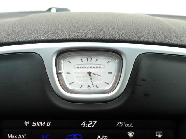 Used 2023 Chrysler 300 Touring w/ Sport Appearance Package image 37