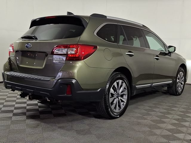 Used 2018 Subaru Outback 3.6R Touring AWD/4WD image 9