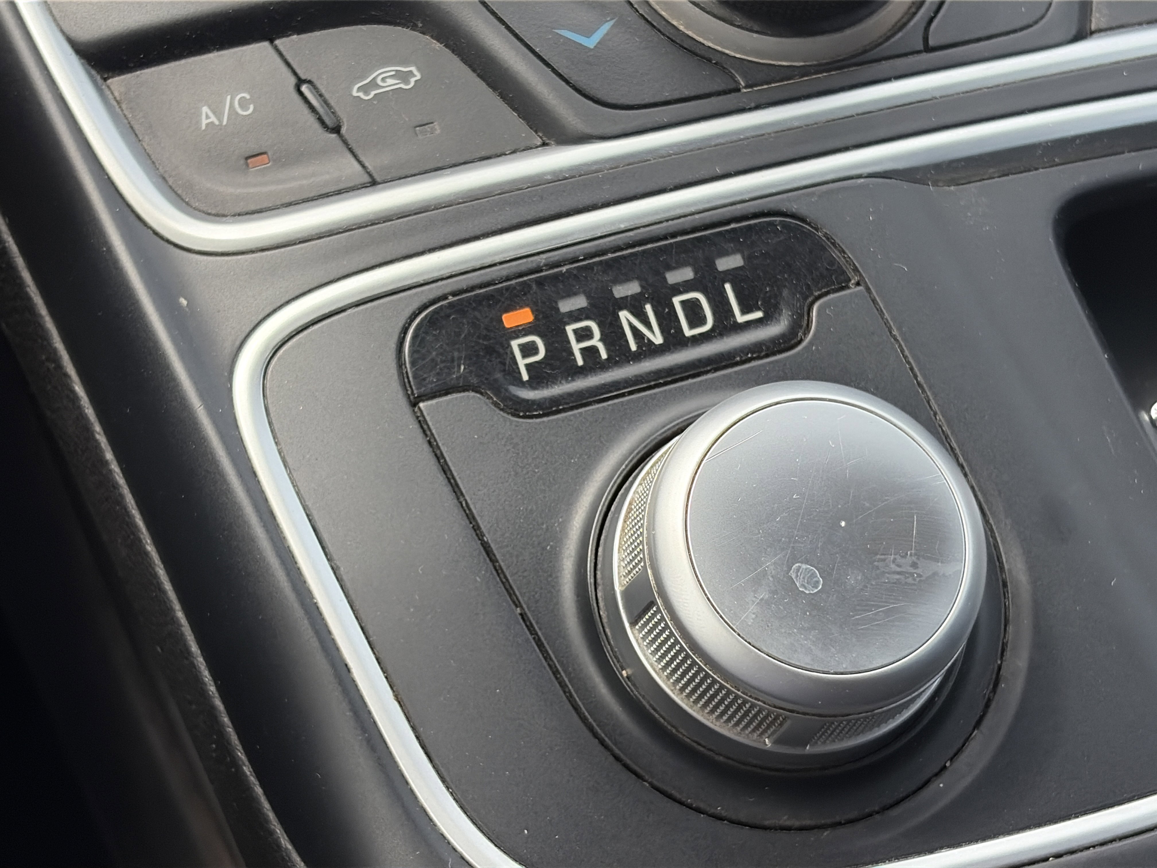 Used 2015 Chrysler 200 Limited w/ Convenience Group FWD image 31