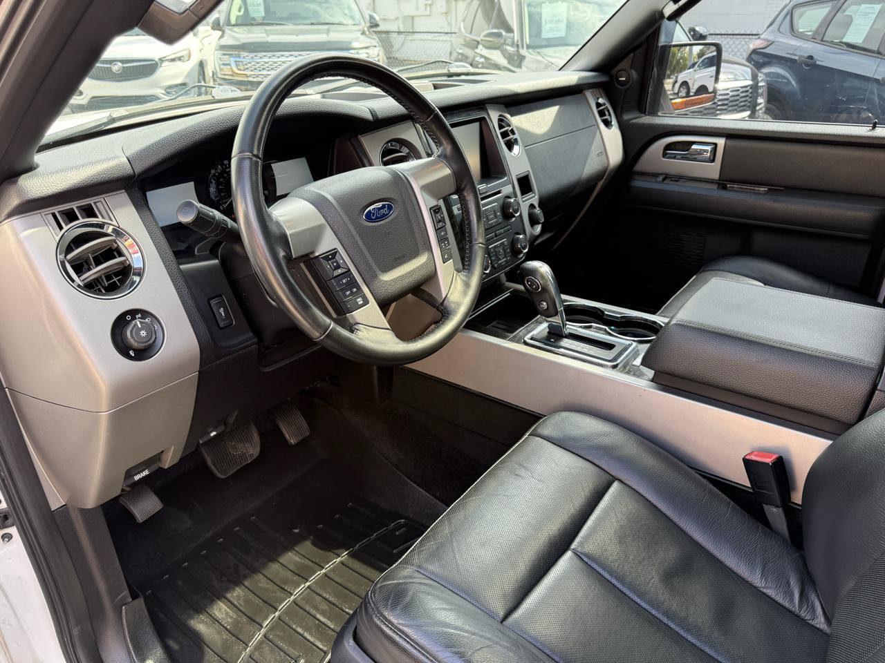 Used 2015 Ford Expedition Limited w/ Equipment Group 301A AWD/4WD image 16