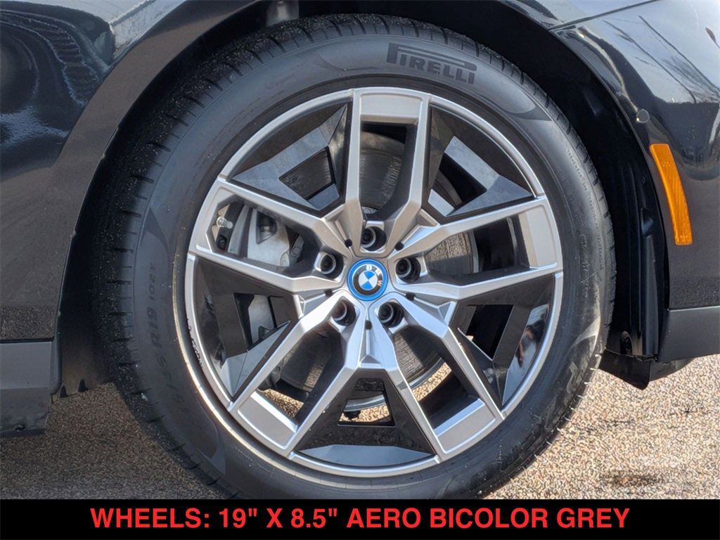 Used 2025 BMW i5 xDrive40 w/ Premium Package image 10