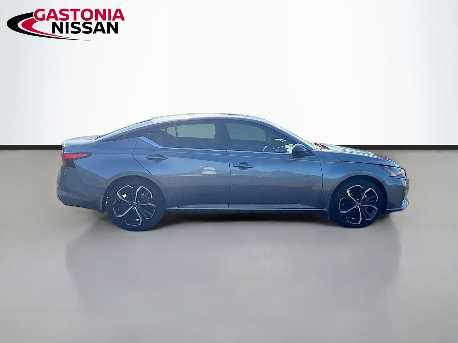 Used 2023 Nissan Altima 2.5 SR w/ SR Premium Package image 10