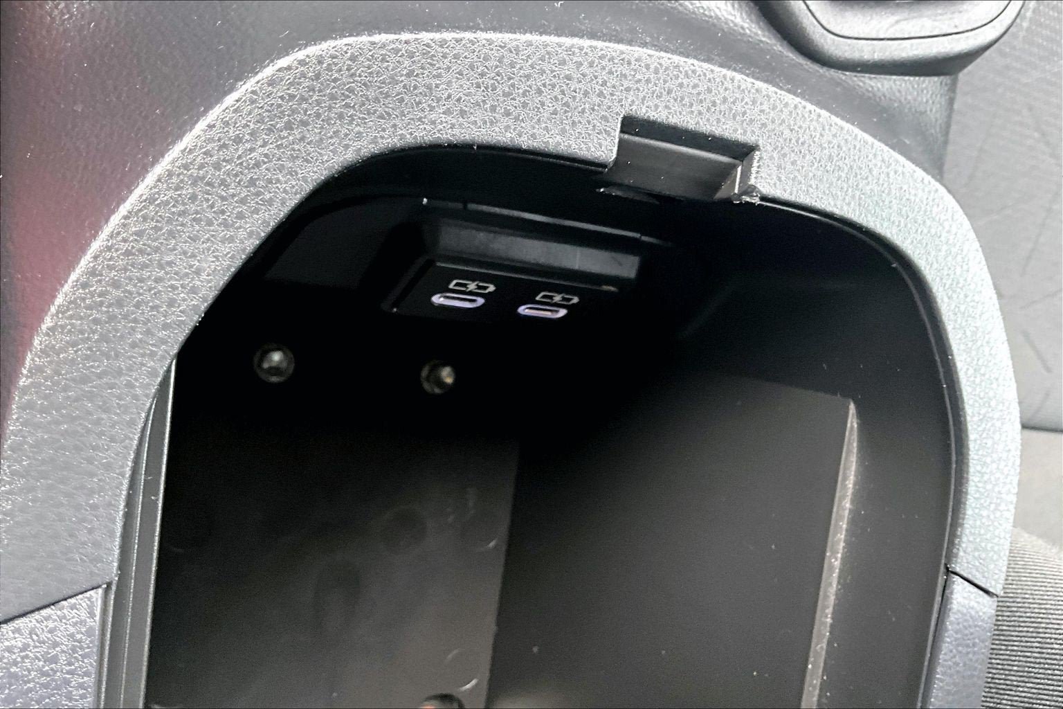 Used 2024 Toyota RAV4 XLE FWD image 31