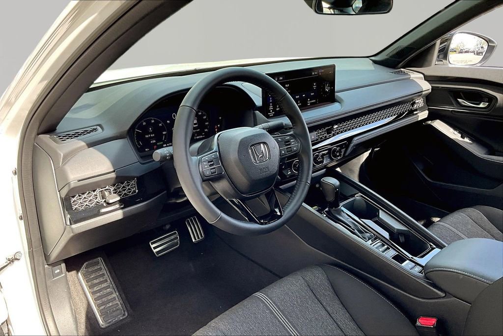 Used 2025 Honda Accord Sport image 14