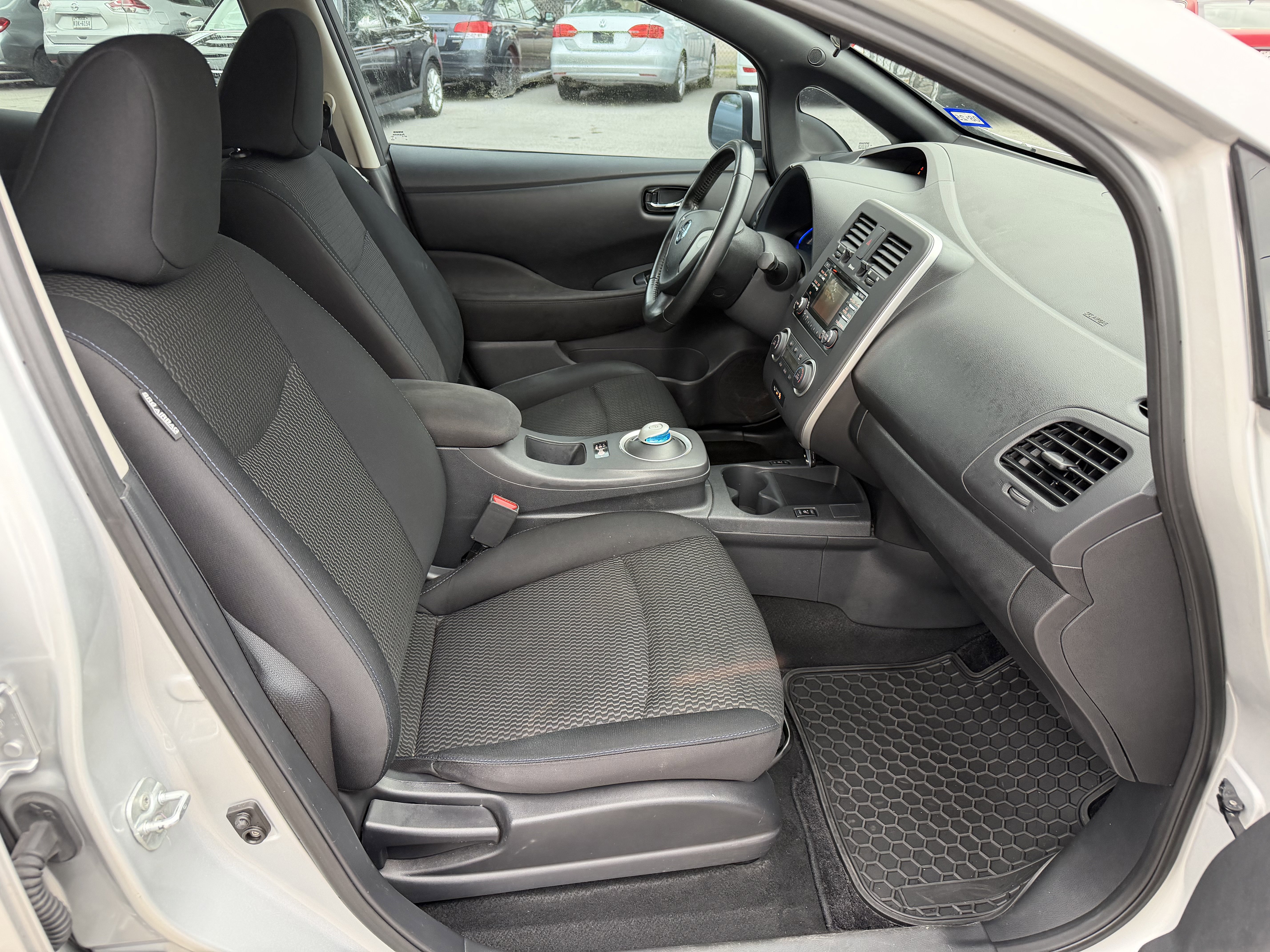 Used 2013 Nissan Leaf S w/ Charger Pkg FWD image 11