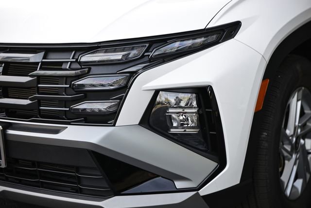 Certified 2025 Hyundai Tucson SE FWD image 12