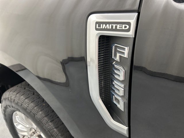 Used 2022 Ford F350 Limited image 31