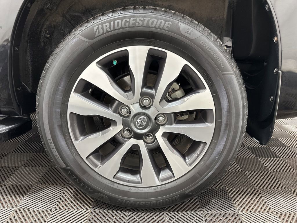 Used 2019 Toyota Sequoia Limited w/ Safety & Convenience Package image 34