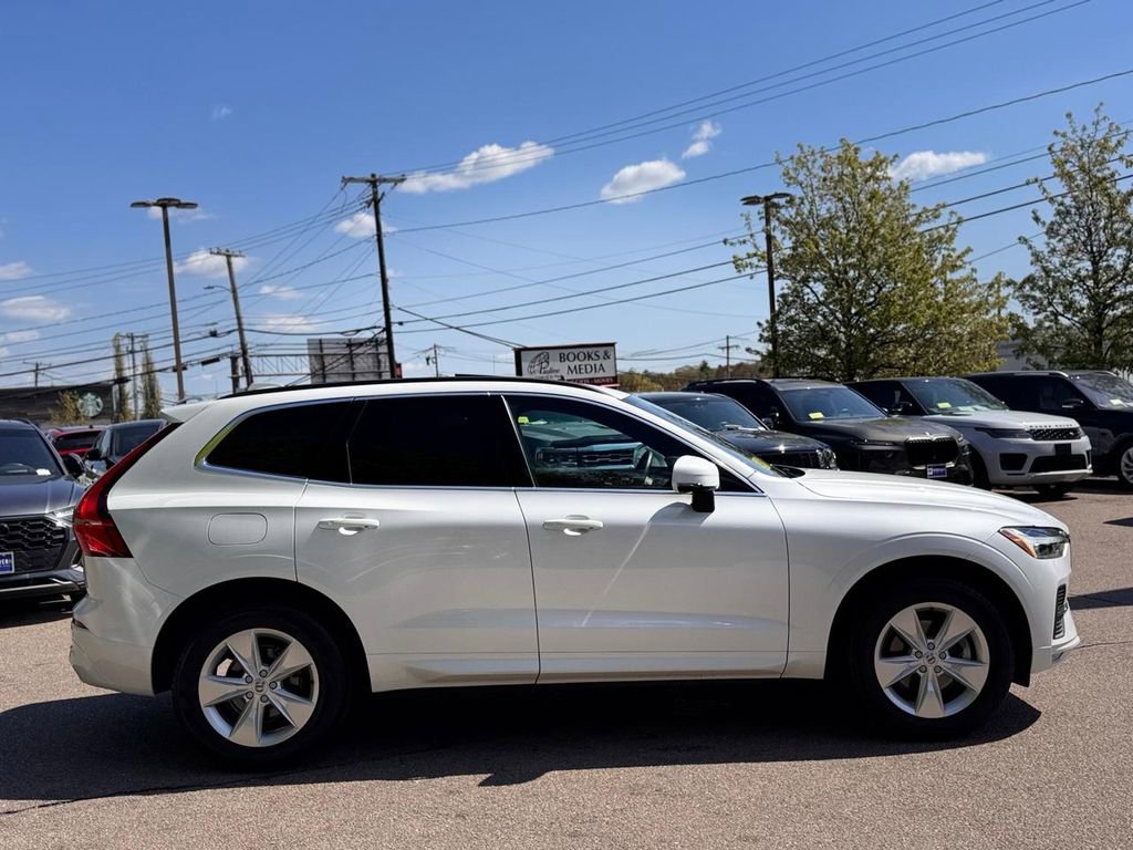 Used 2022 Volvo XC60 B5 Momentum AWD/4WD image 7