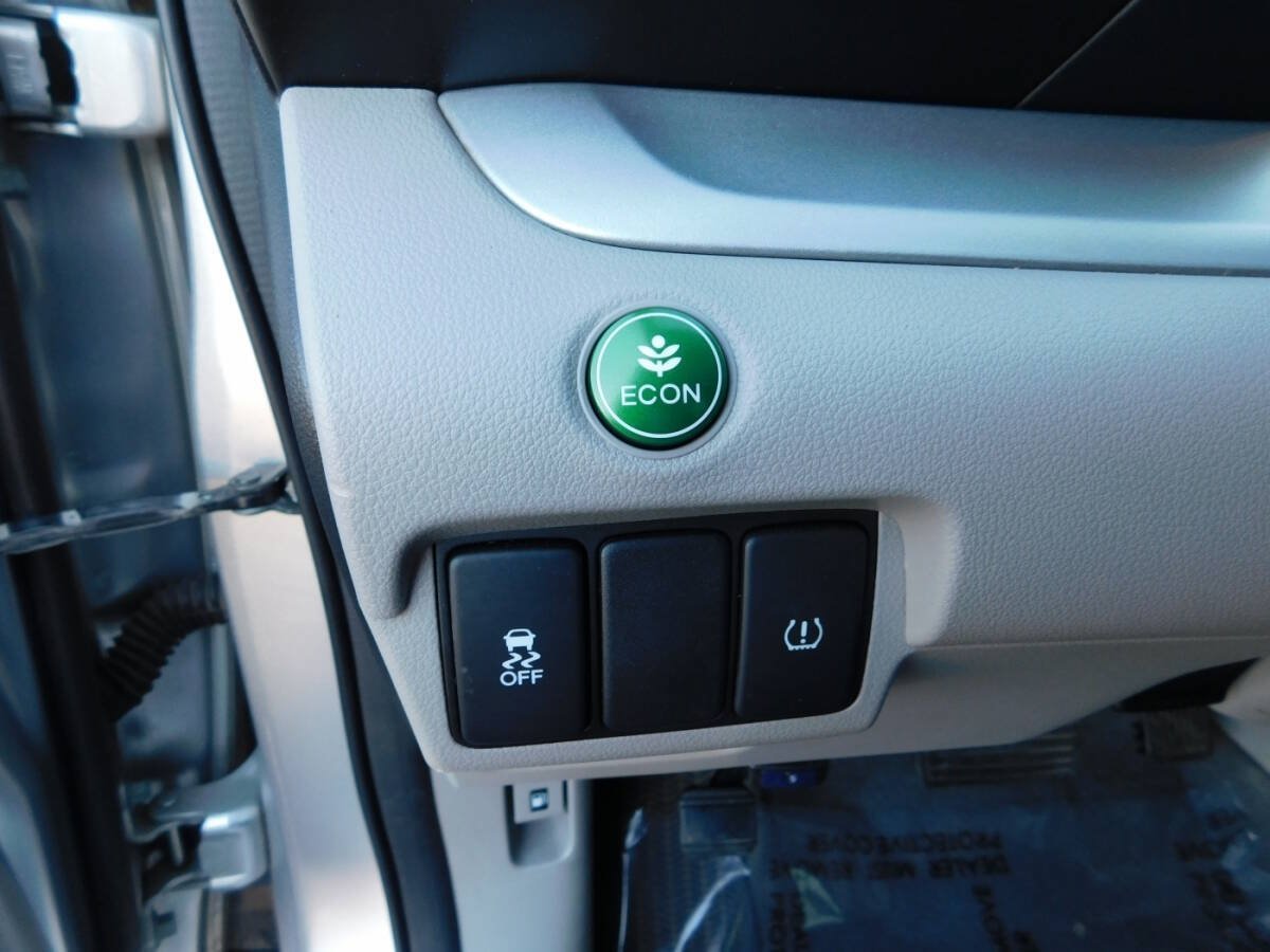 Used 2014 Honda CR-V LX image 16
