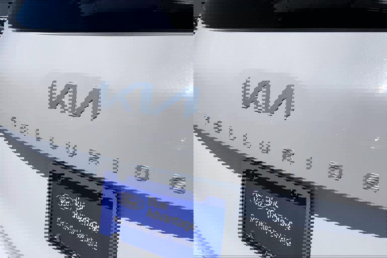 Used 2024 Kia Telluride S image 29