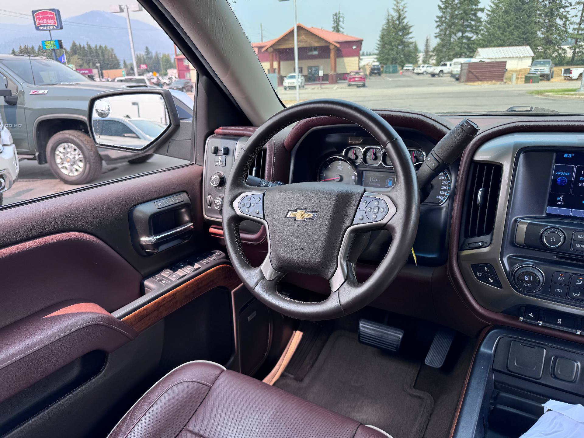 Used 2015 Chevrolet Silverado 1500 High Country w/ High Country Premium Package AWD/4WD image 21