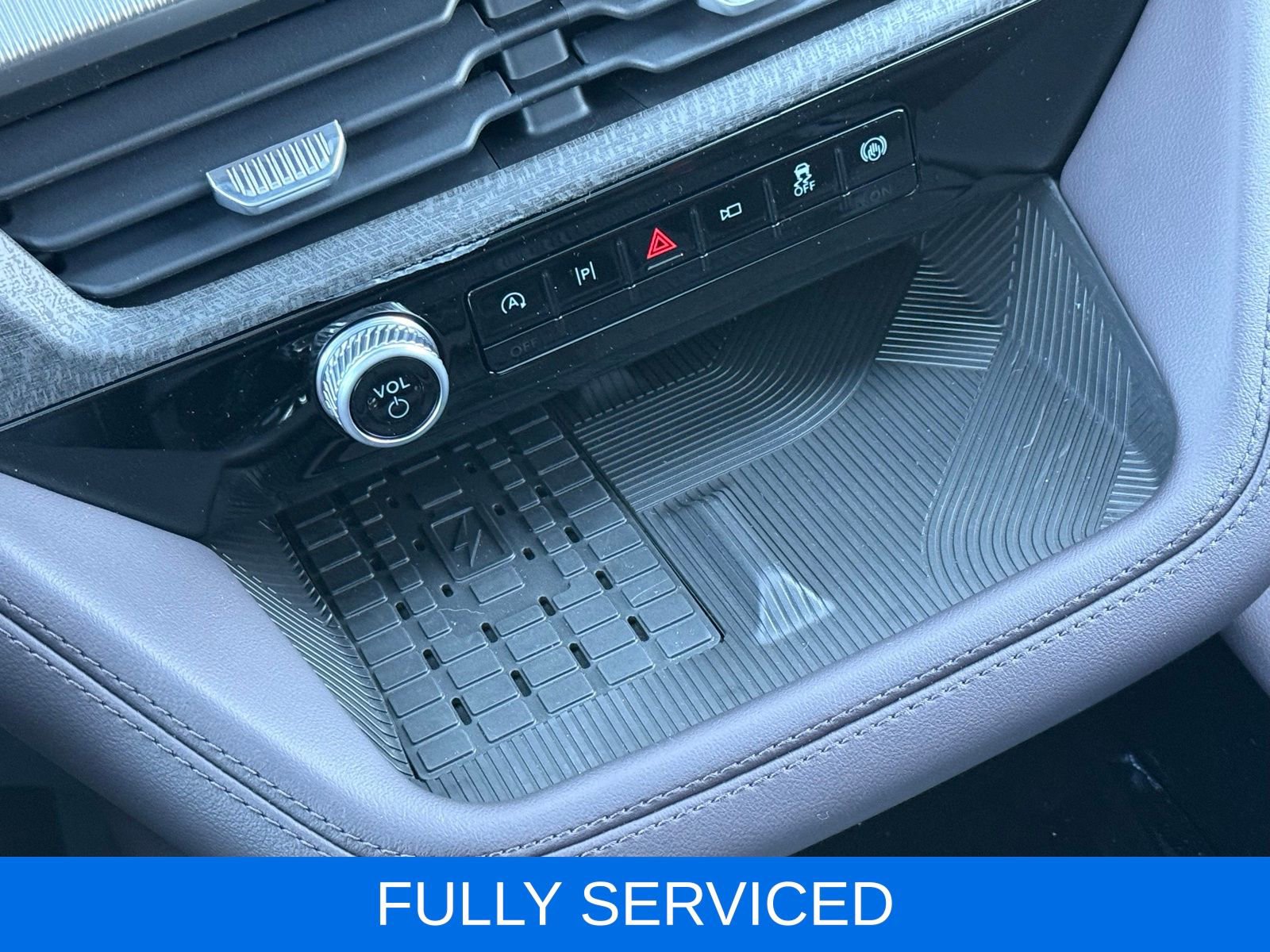 Used 2025 Ford Explorer Platinum w/ LUX Leather Package image 29