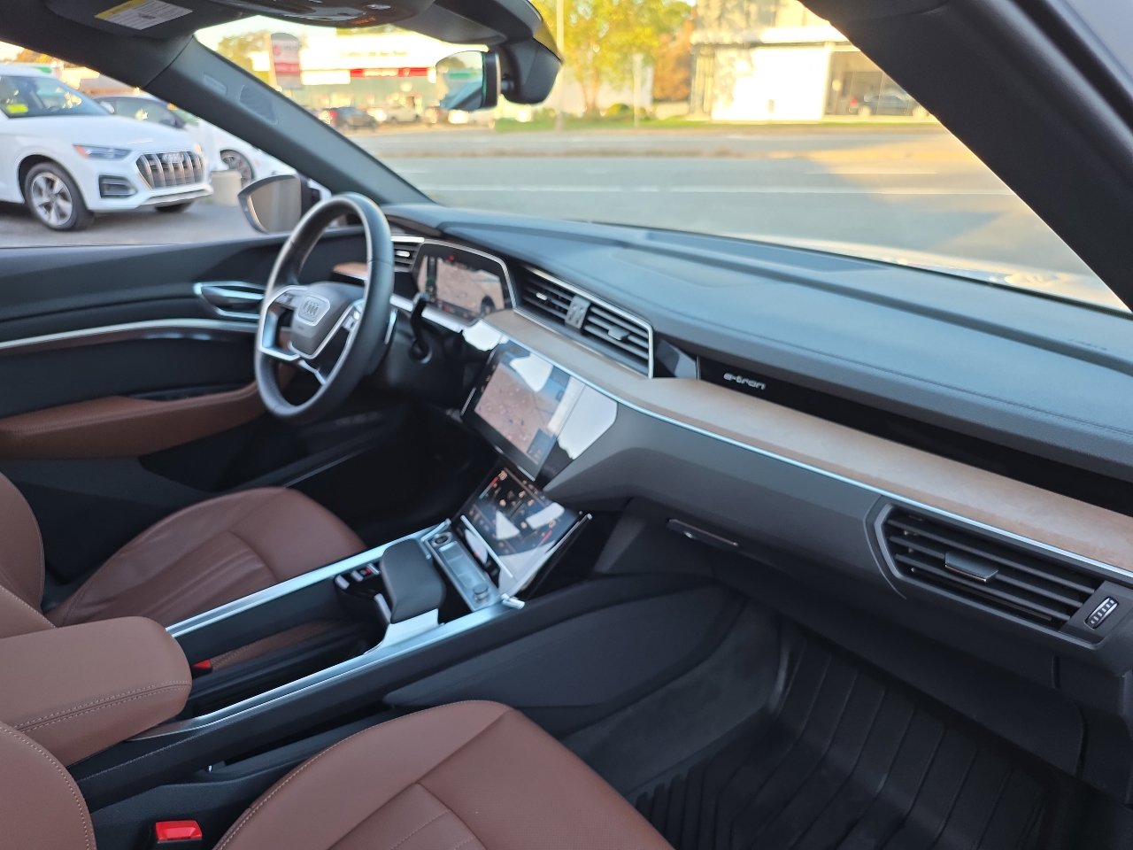 Used 2024 Audi Q8 e-tron Premium Plus w/ Premium Plus Package image 49