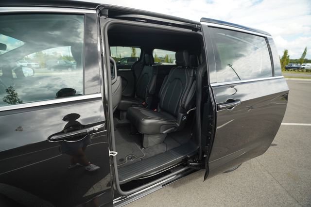 New 2026 Chrysler Voyager LX image 14