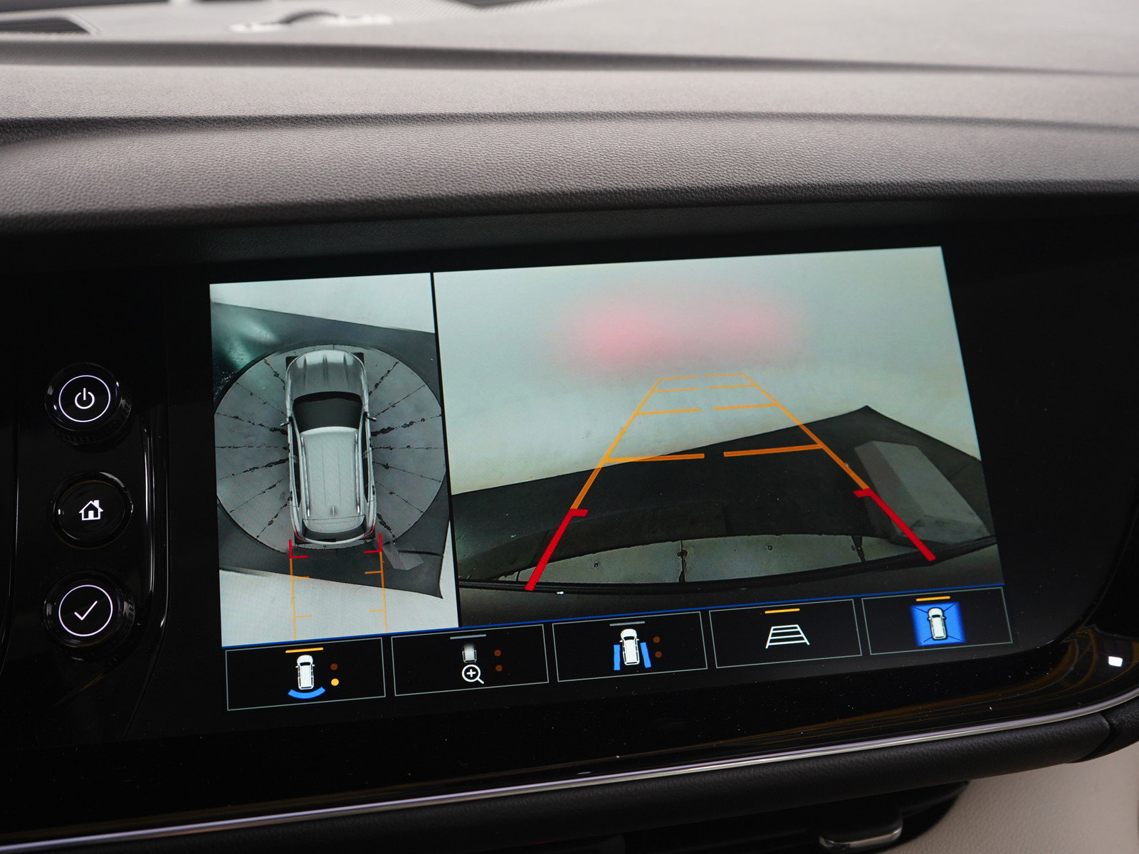 Used 2022 Buick Envision Avenir w/ Technology Package II image 27