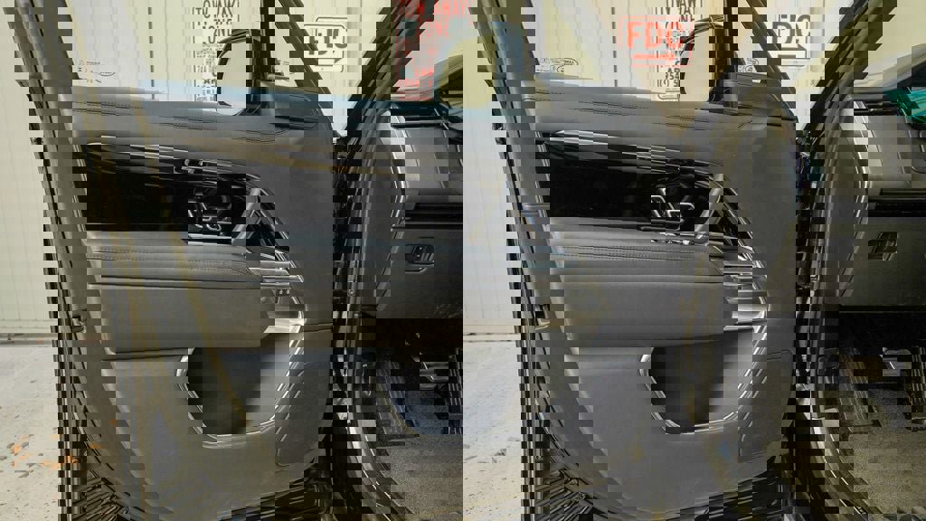 Used 2023 Land Rover Range Rover Long Wheelbase Autobiography image 39