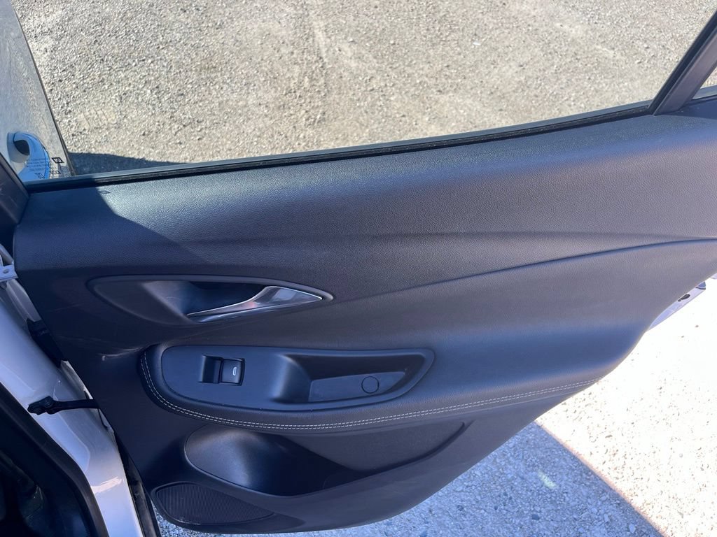 Used 2025 Buick Encore GX Preferred AWD/4WD image 31