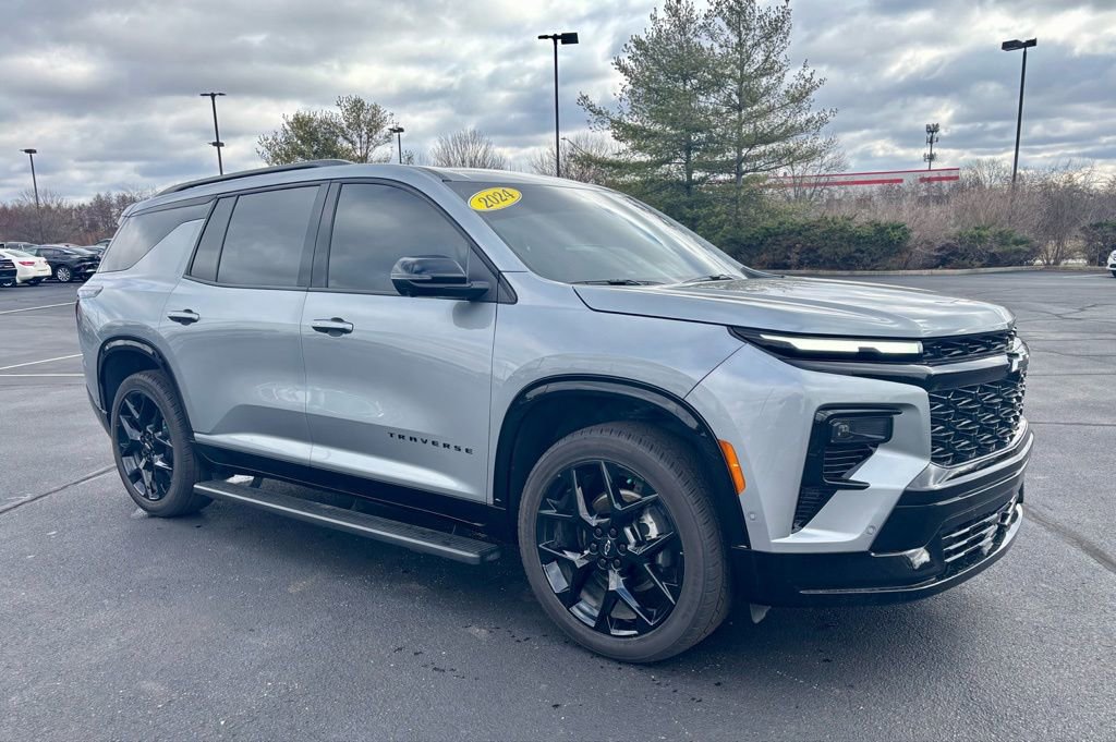 Used 2024 Chevrolet Traverse RS w/ LPO, Floor Liner Package image 9