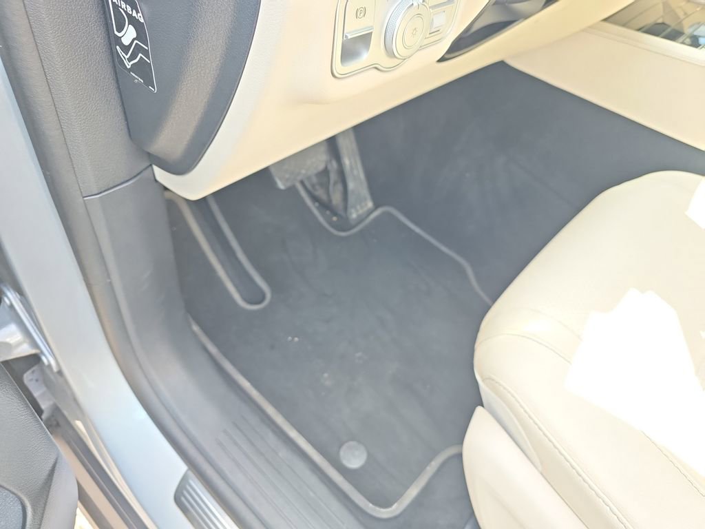 Used 2025 Mercedes-Benz GLS 450 4MATIC image 17