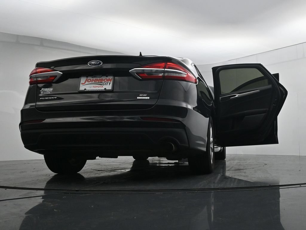 Used 2020 Ford Fusion SE FWD image 44