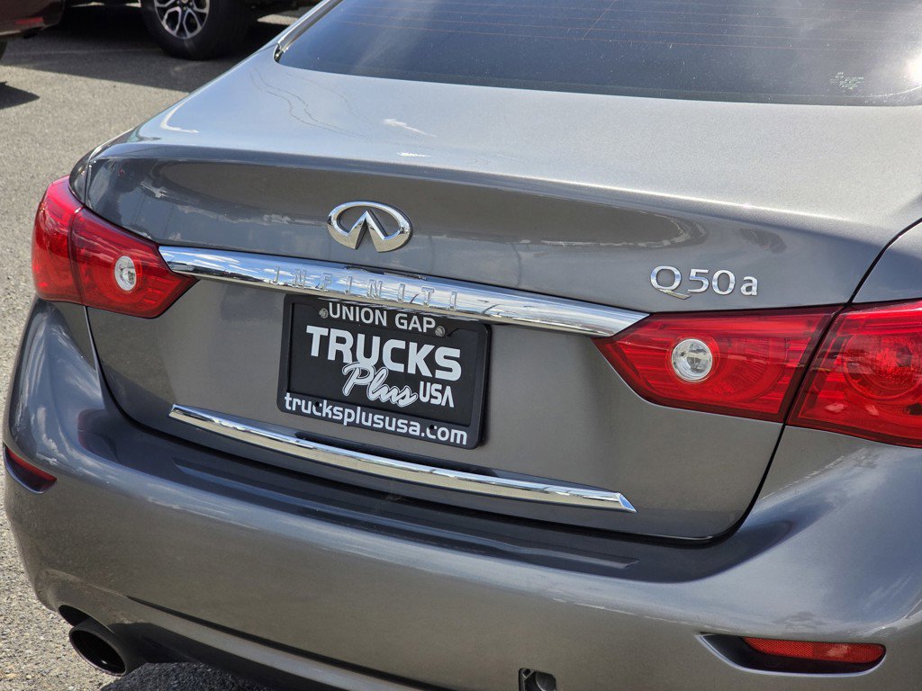 Used 2015 INFINITI Q50 w/ Moonroof Package RWD image 12