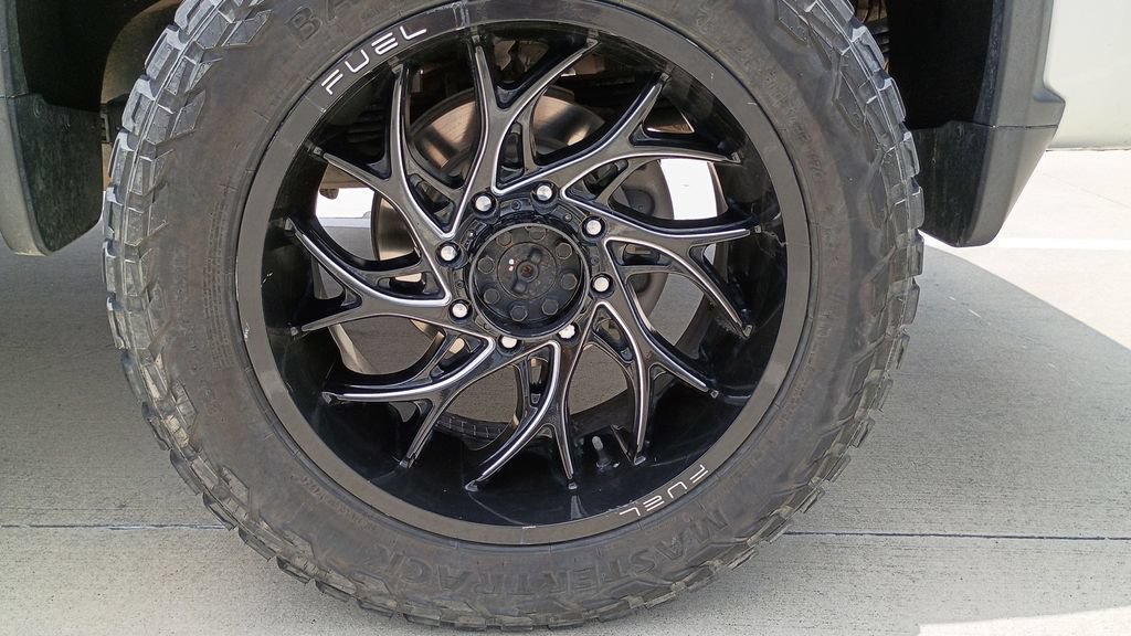 Used 2020 Chevrolet Silverado 2500 High Country w/ Z71 Off-Road Package AWD/4WD image 11