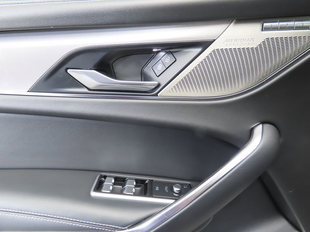 Used 2021 Jaguar F-PACE R-Dynamic S image 21