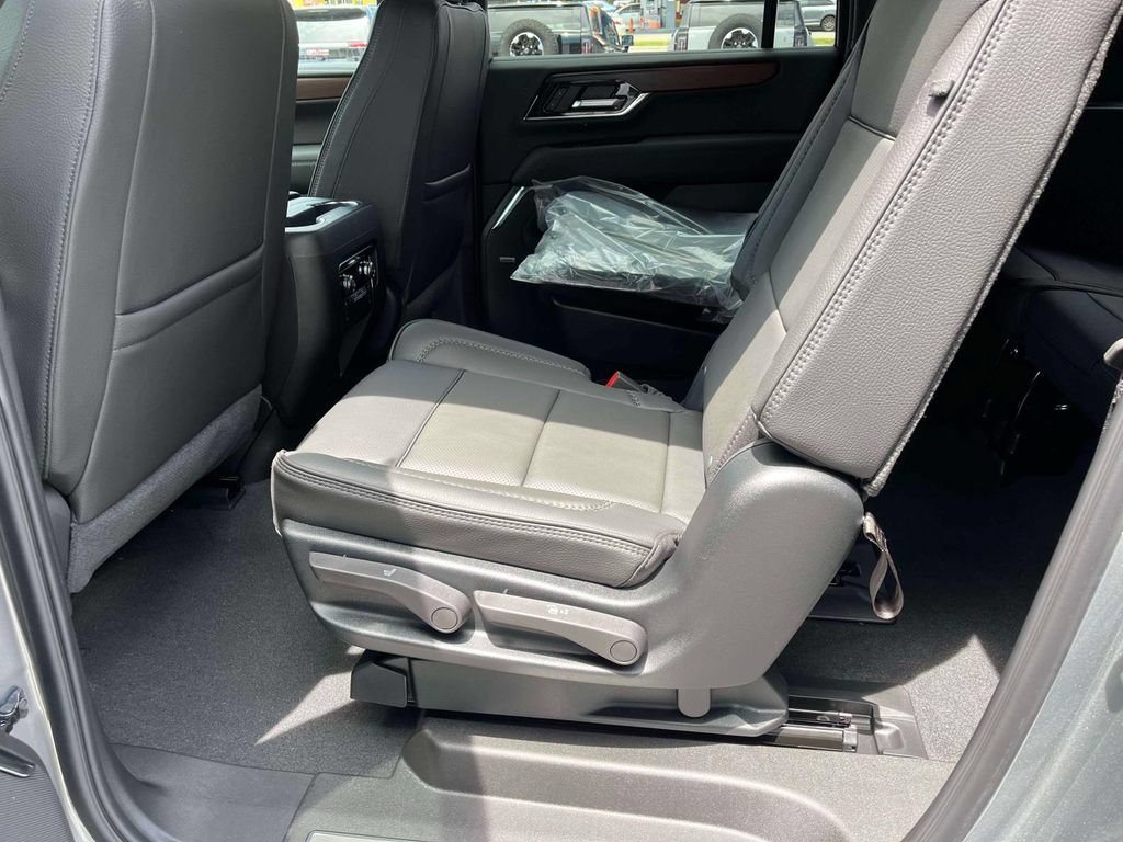 New 2026 GMC Yukon XL Denali w/ Sun & Power Step Package AWD/4WD image 16