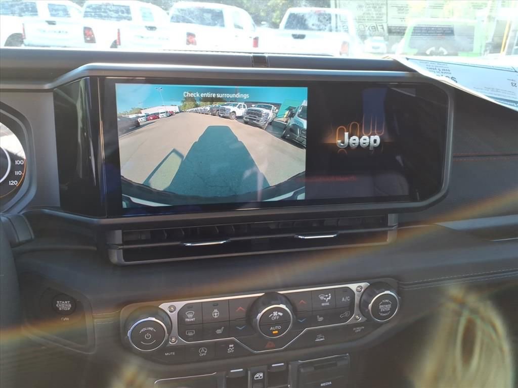 New 2025 Jeep Wrangler Unlimited Rubicon w/ Convenience Group image 15