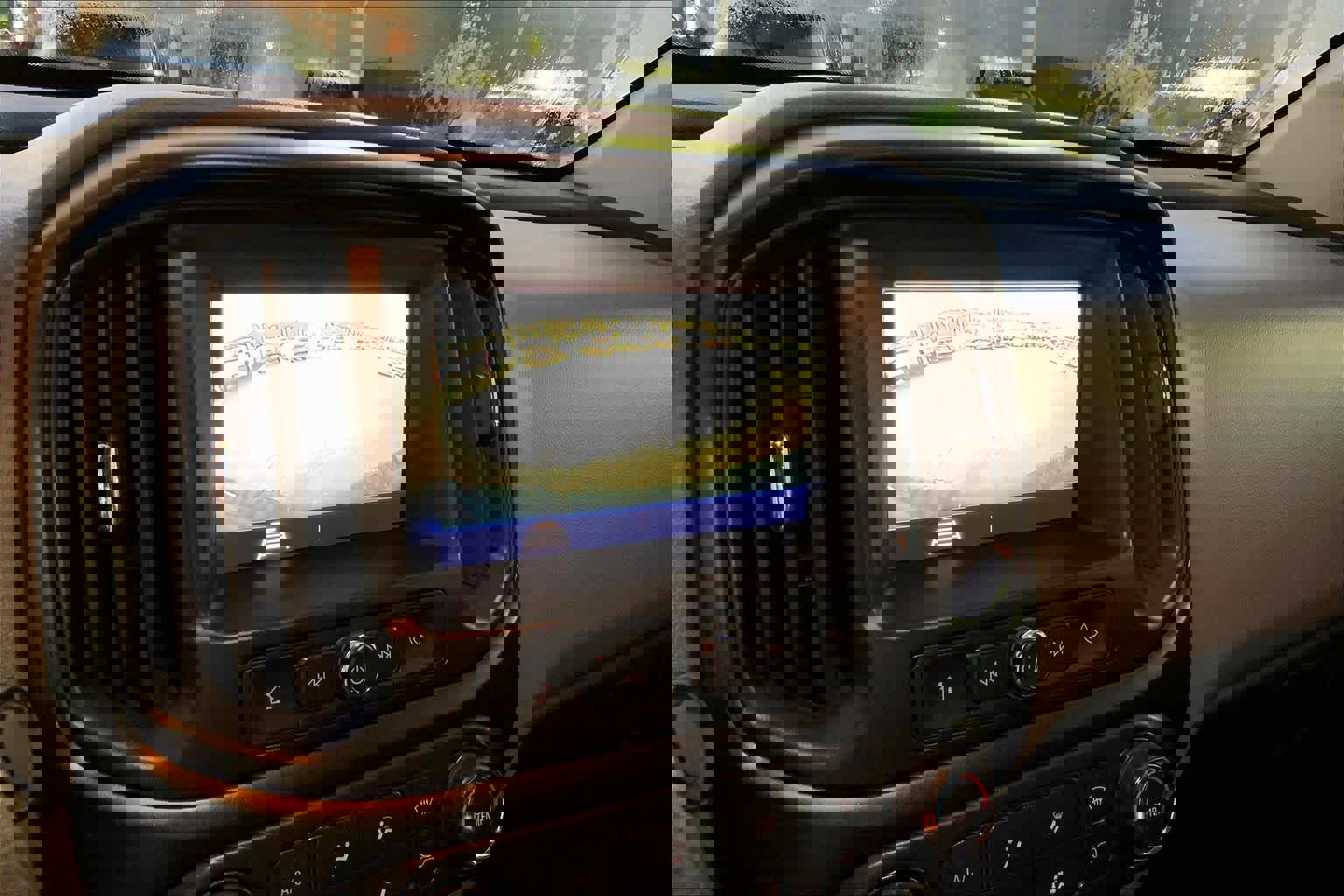 Used 2022 Chevrolet Colorado W/T w/ Custom Special Edition image 27