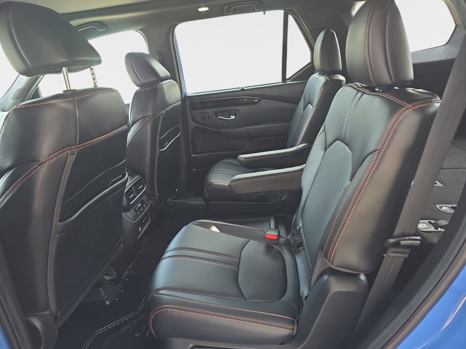 Certified 2025 Honda Pilot TrailSport image 18