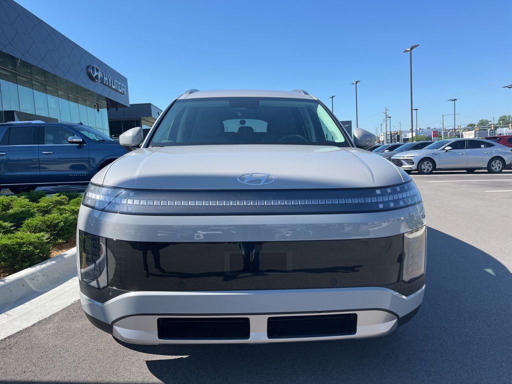 New 2026 Hyundai Ioniq 9 SE image 2