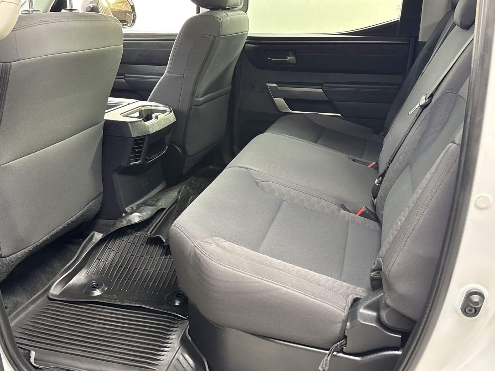 Used 2022 Toyota Tundra SR5 w/ SR5 Convenience Package AWD/4WD image 28