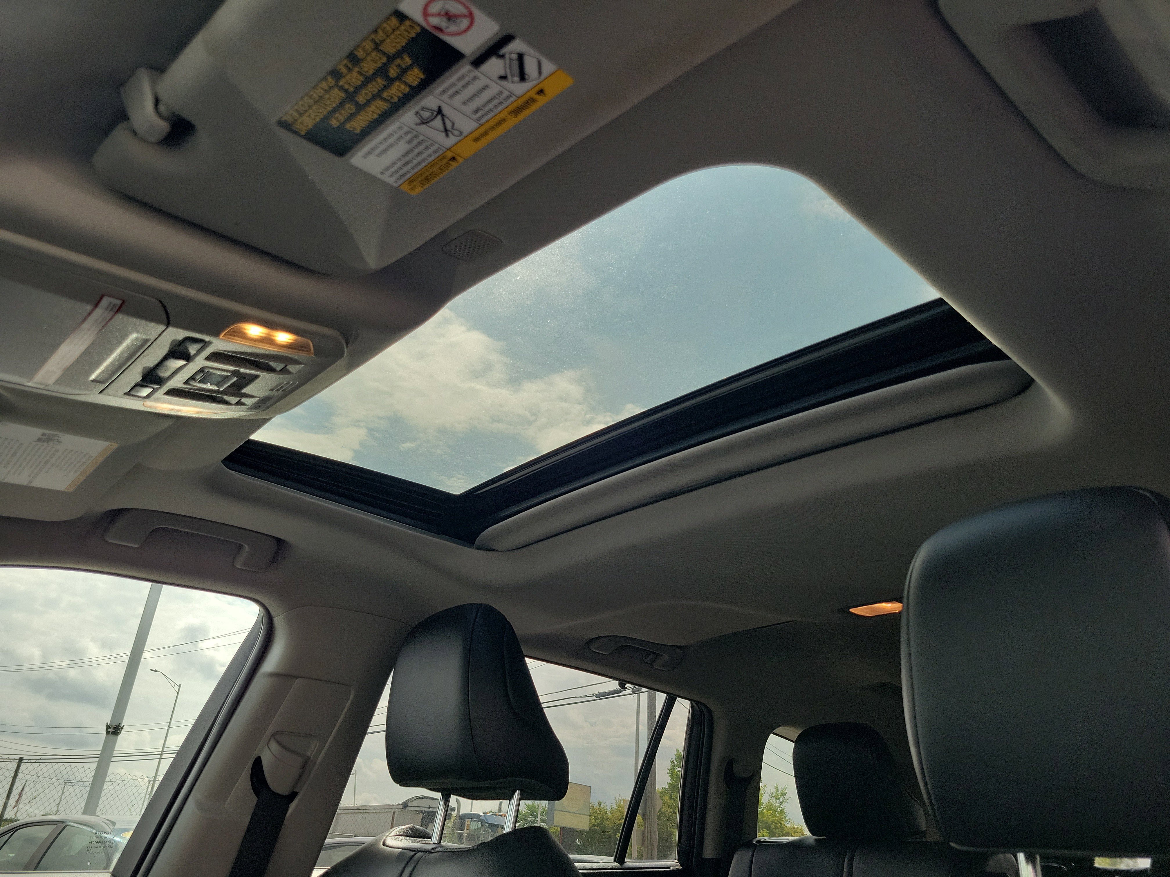 Used 2021 Toyota Highlander XLE image 19