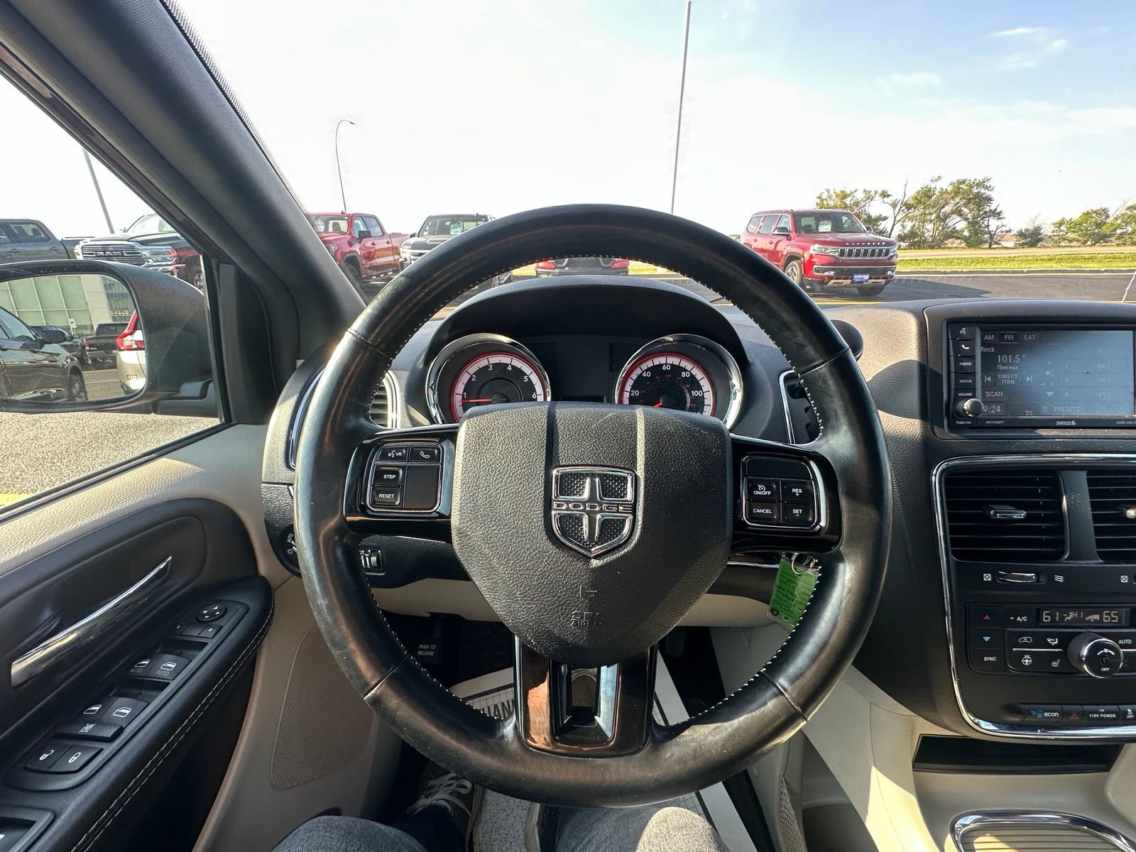 Used 2020 Dodge Grand Caravan SXT w/ Driver Convenience Group FWD image 53