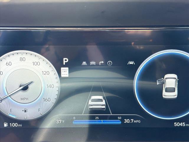 Used 2025 Hyundai Elantra SEL FWD image 16