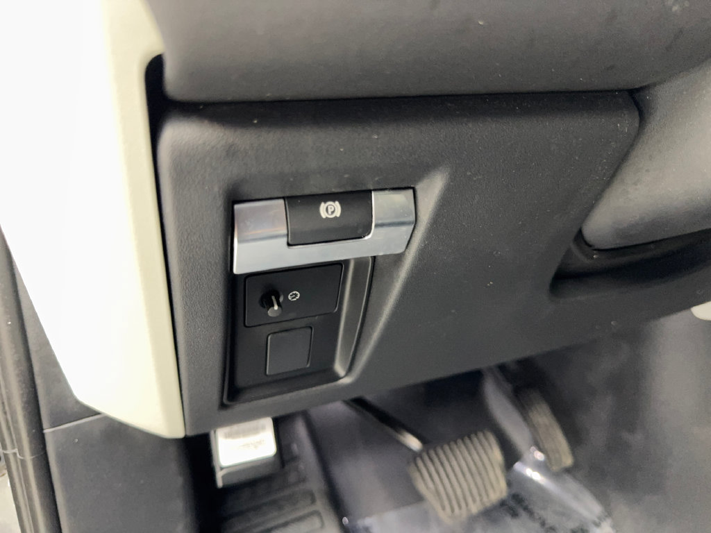 Used 2024 Land Rover Defender 110 S AWD/4WD image 56